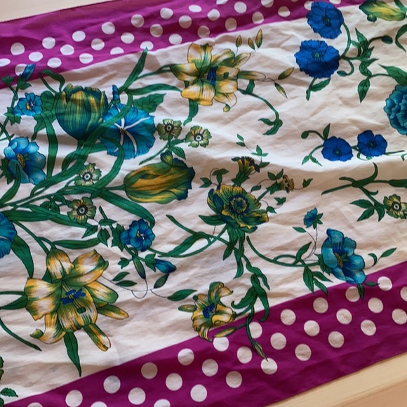 VINTAGE silk scarf - Picture 4 of 4